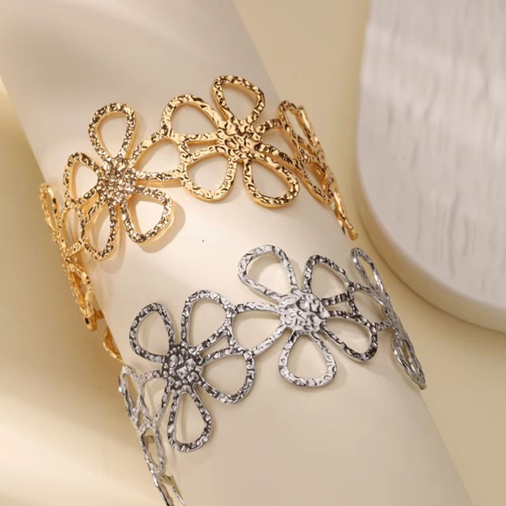 Armband Geometriskt vackert till överarmen eller handleden.